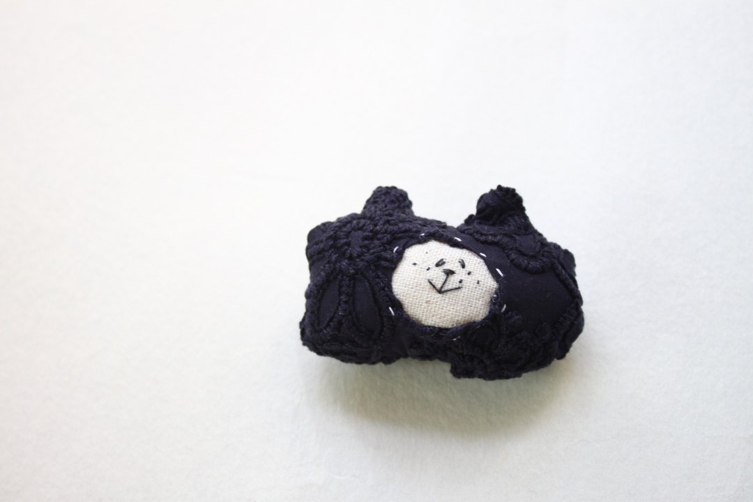 linen wool A brooch or  Hair rubber  muu. - 胸针 - 棉．麻 黑色