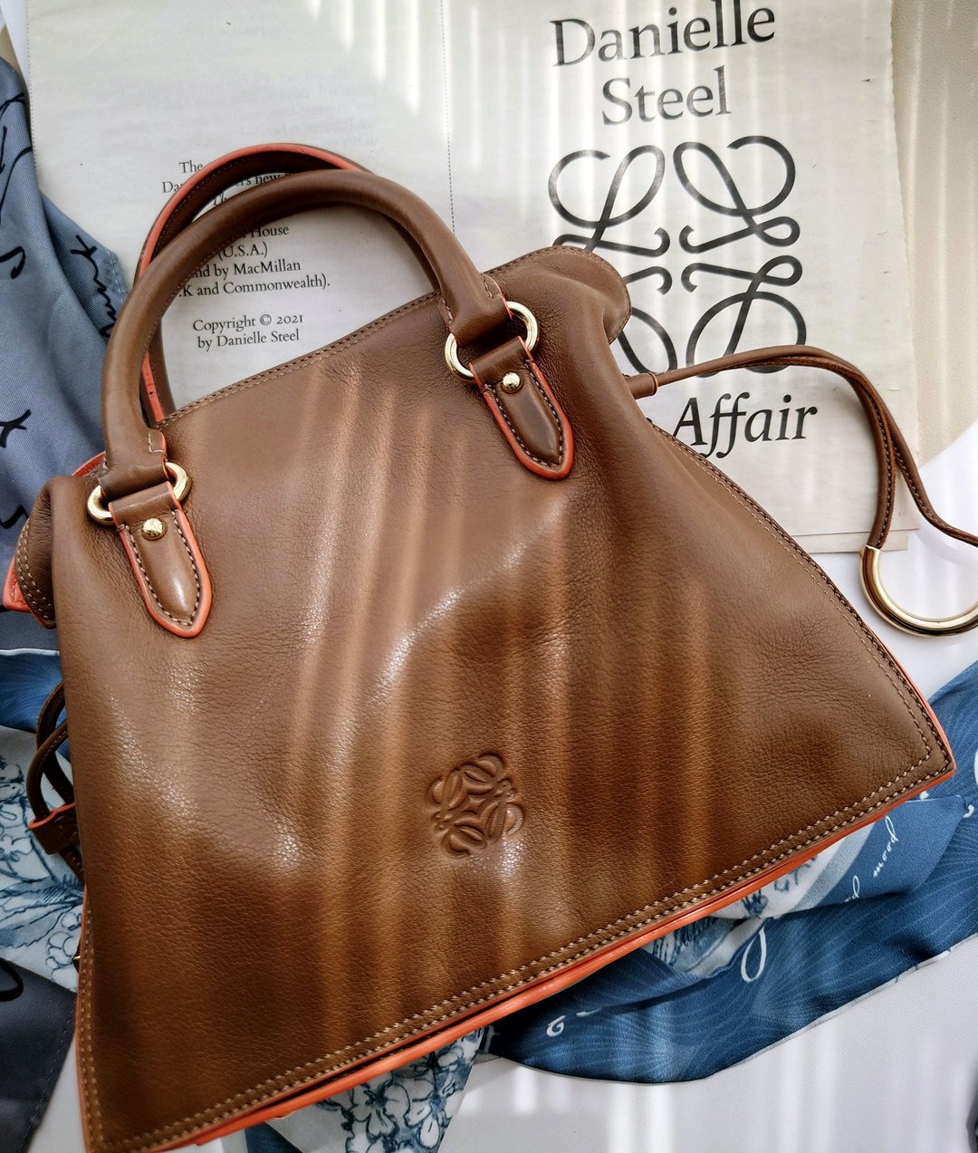 带保卡尘袋 Loewe Flamenco 束口袋肩背包斜挎包单肩包束绳包 - 侧背包/斜挎包 - 真皮 咖啡色