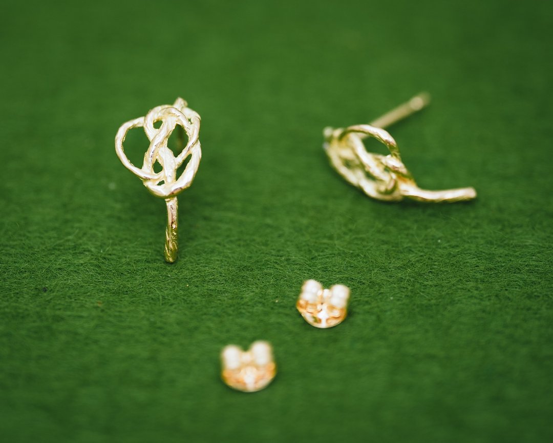 Enmusubi 18K or Platinum earrings - Japanese knot earrings - fine earrings - 耳环/耳夹 - 贵金属 金色