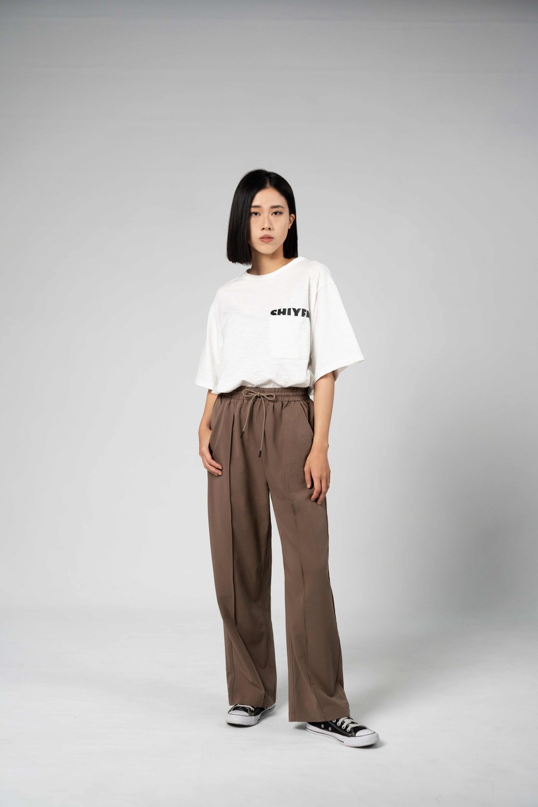SHIYEN-松紧抽绳宽版长裤 - 女装长裤 - 聚酯纤维 