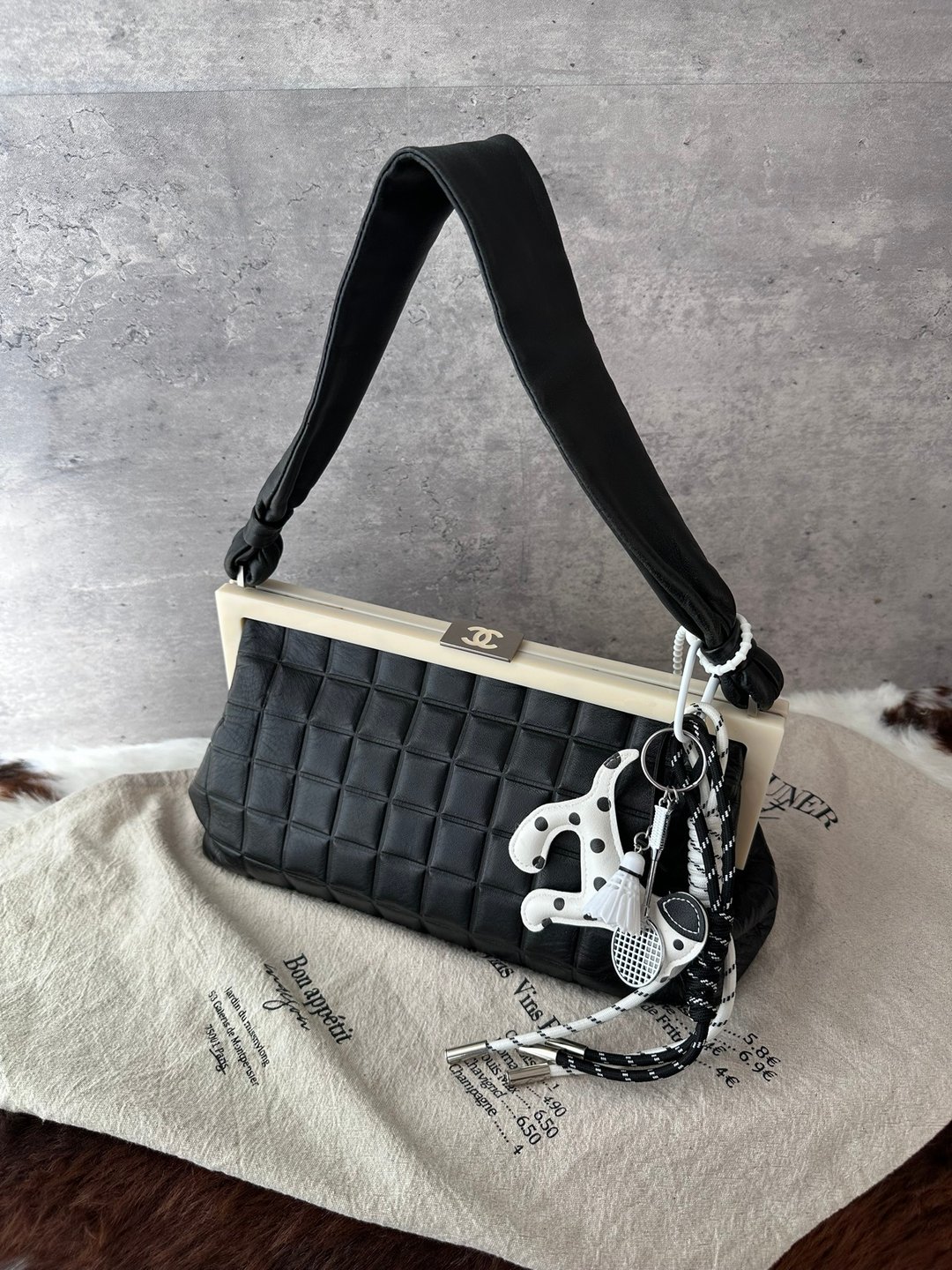 中古包 CHANEL 香奈儿 黑色 Chocolate Bar 蛙口法棍包 - 手提包/手提袋 - 真皮 黑色