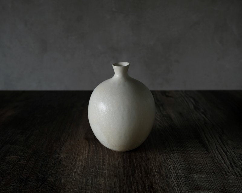 乳白钨结晶_中花器 - 花瓶/陶器 - 瓷 白色