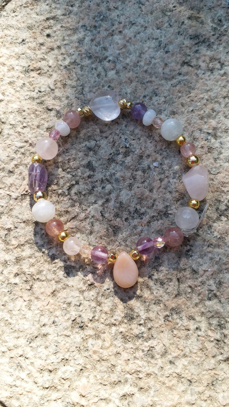 换季特卖 │旺爱情 紫水晶 月光石 粉晶 草莓晶 红纹石 手链 - 手链/手环 - 水晶 粉红色