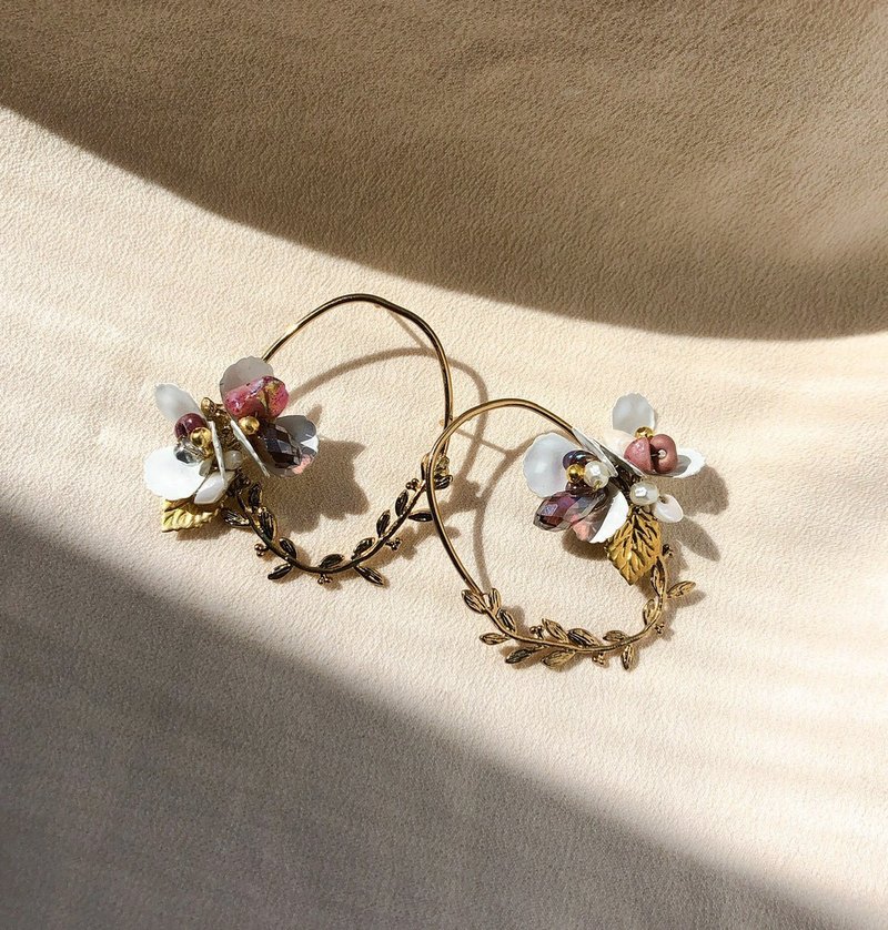 FOREST WHISPERS -藤蔓 珍珠  耳针 - 耳环/耳夹 - 其他金属 粉红色