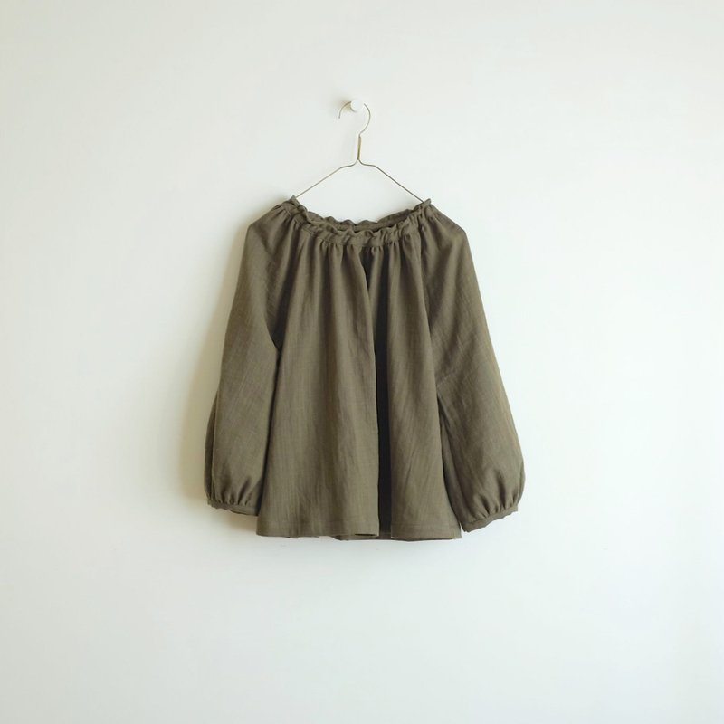 日常手作服 苔绿色泡泡袖松紧罩衫 纯棉二重纱 - 女装上衣 - 棉 绿色