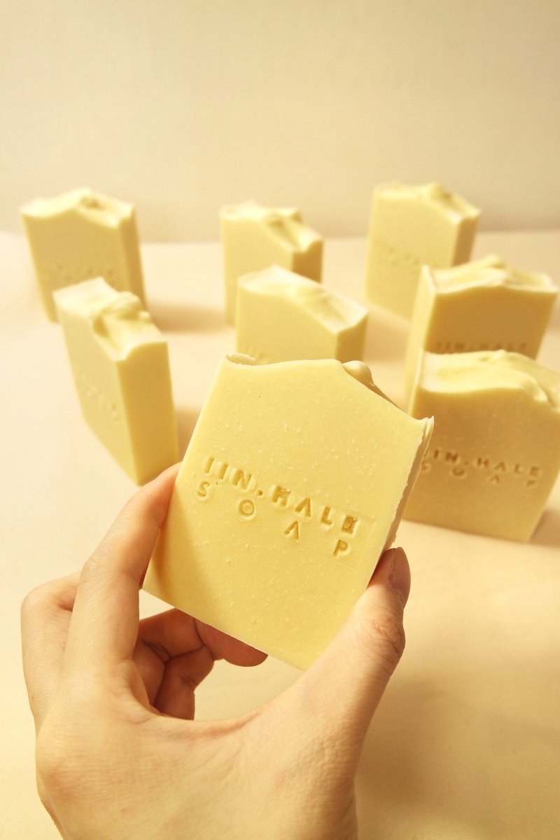 金盏花乳木果冷制皂 | 敏感性皮肤 100g - 肥皂/手工皂 - 环保材料 白色