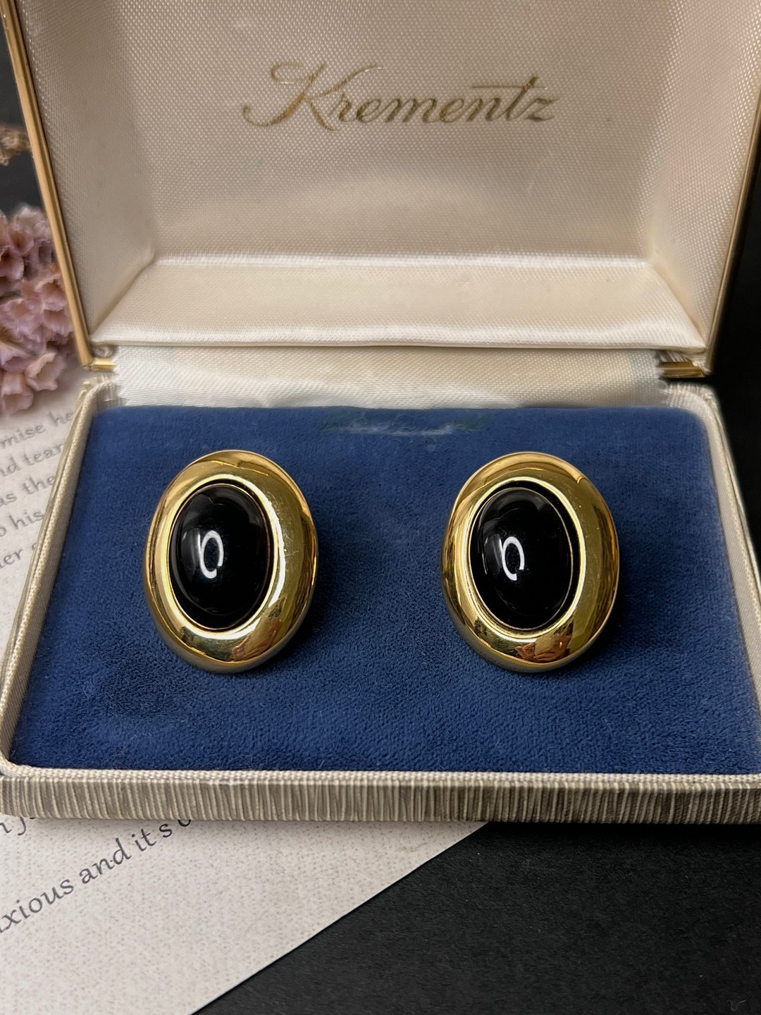 Napier 金框黑色蛋面耳针 - 耳环/耳夹 - 其他金属 黑色