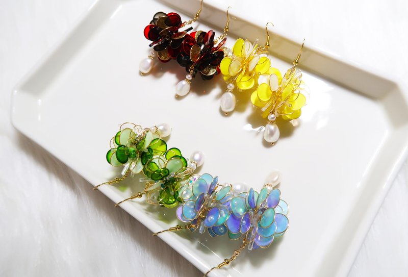 Miss Paranoid 偏执狂小姐 金边垂坠珍珠彩球 树脂耳环 925银针 - 耳环/耳夹 - 树脂 蓝色