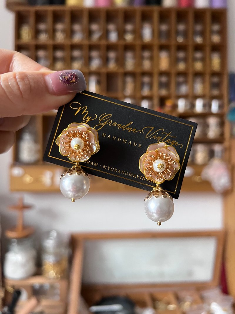 独家货品  UV胶蝴蝶结耳环 耳环 礼物 手作耳环 - 耳环/耳夹 - 塑料 粉红色