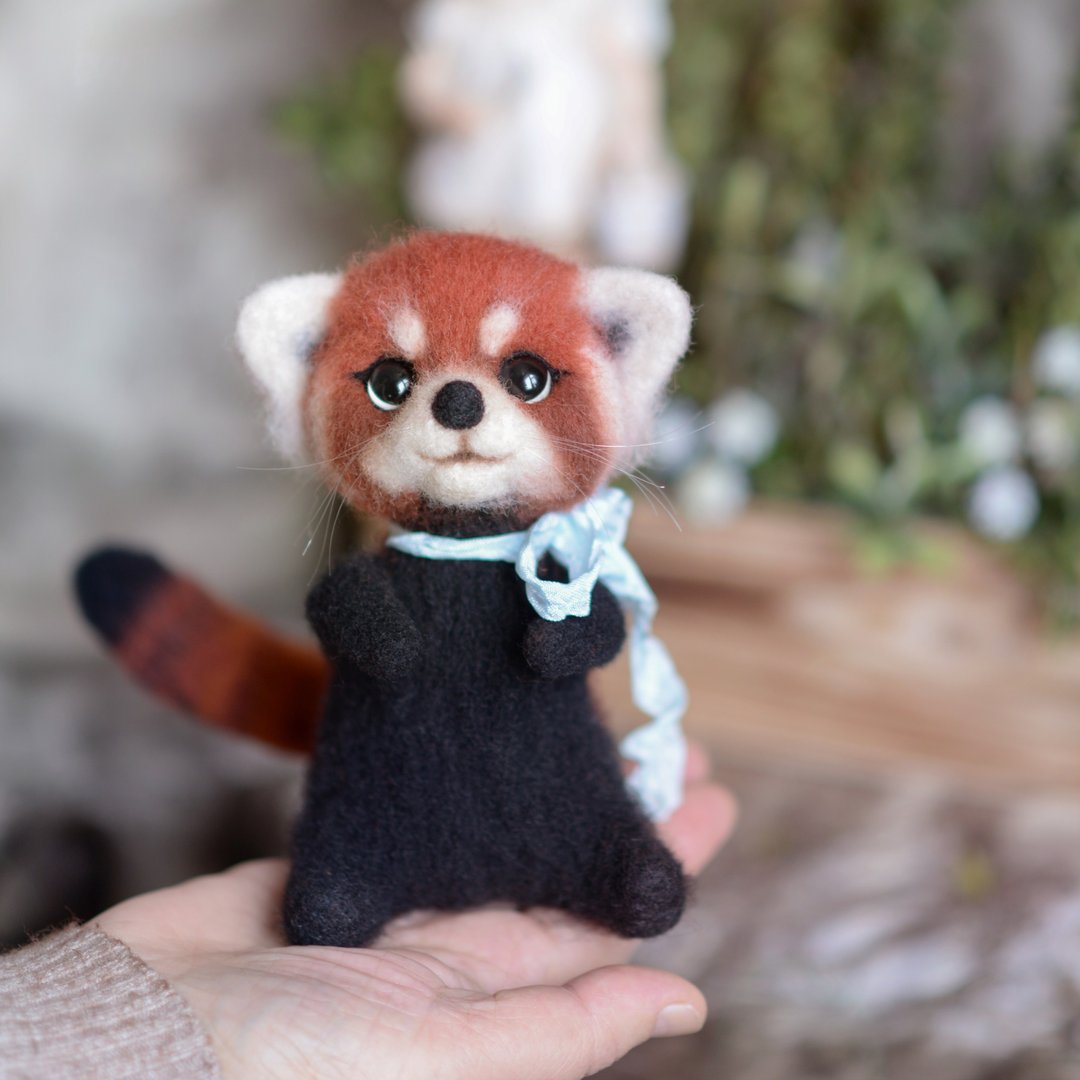 Red Panda Felted Sculpture , Cute Animals Toys ,  Gift For Panda Lover - 玩偶/公仔 - 羊毛 红色