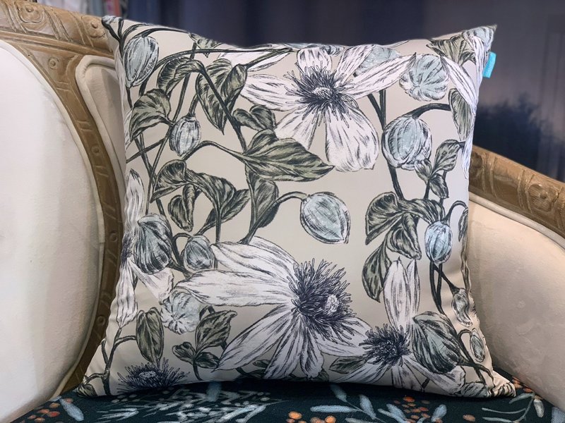 现货抱枕套 品牌设计印花 铁线莲-米咖底 - 枕头/抱枕 - 聚酯纤维 