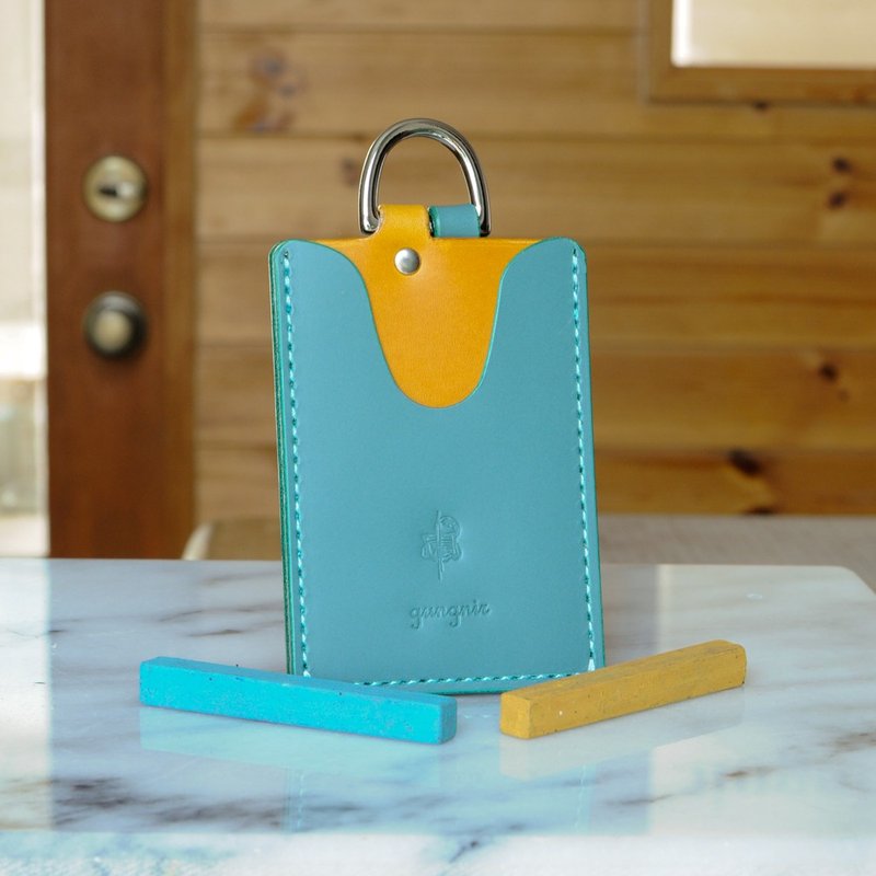 可容纳两种 IC 卡的通行证盒 No.12 Buttero - 证件套/卡套 - 真皮 多色