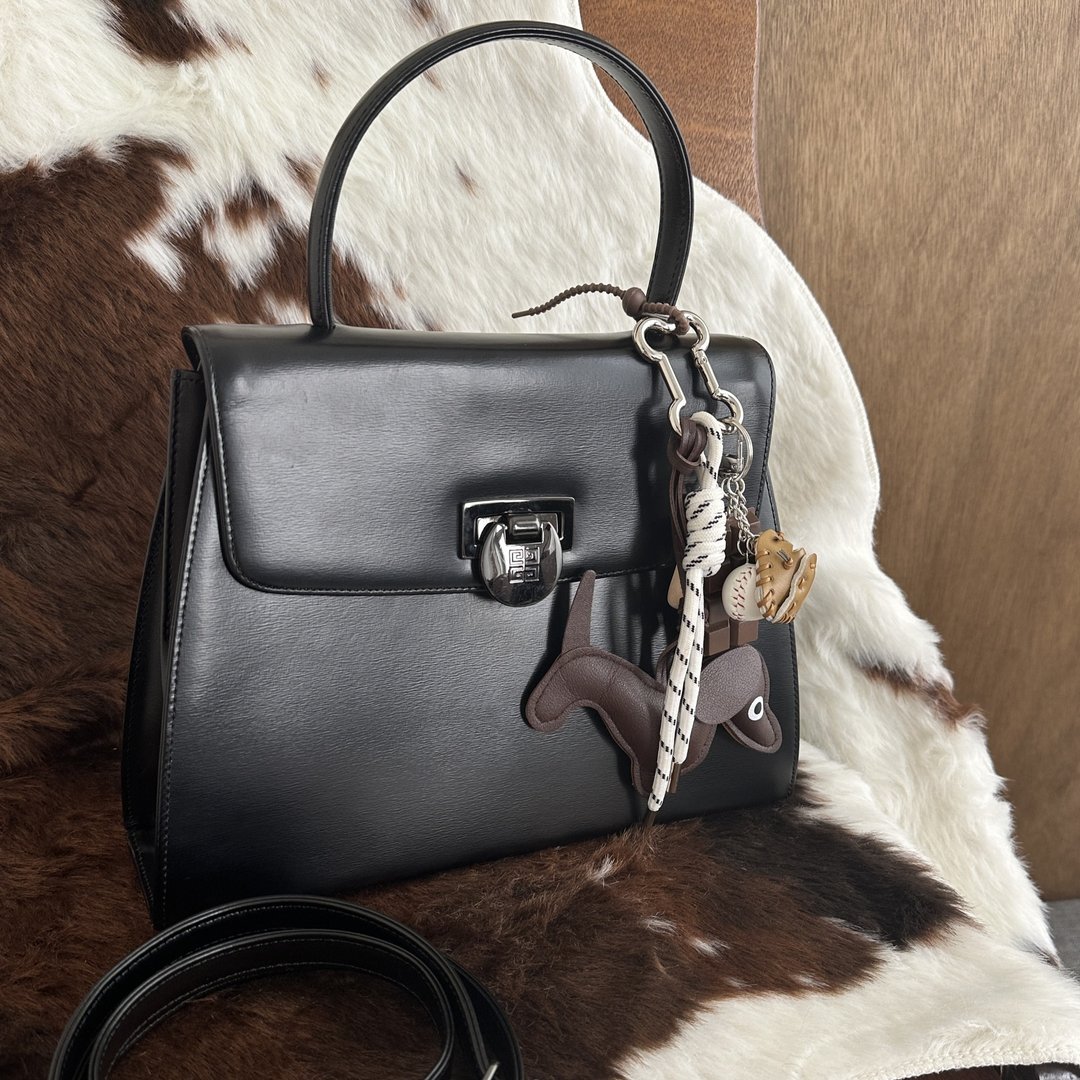 中古包 Givenchy 纪梵希 Kelly 轮廓手提包 - 手提包/手提袋 - 真皮 黑色