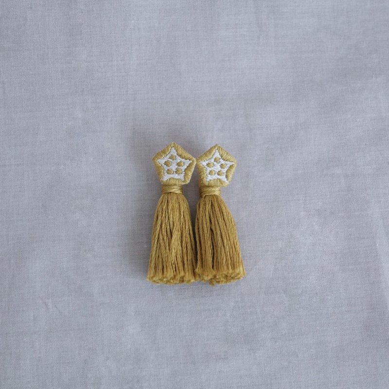 秋葵流苏・手工刺绣耳环 - 芥黄 - 耳环/耳夹 - 棉．麻 黄色
