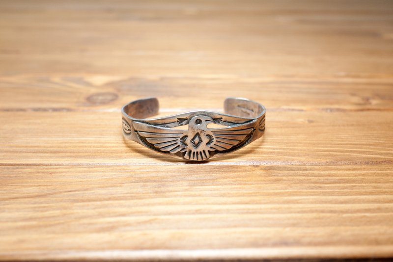 INDIAN NAVAJO 手工冲压925银手环，嘻皮，哈雷，重机，美式，印地安，雷鸟 - 手链/手环 - 其他金属 银色