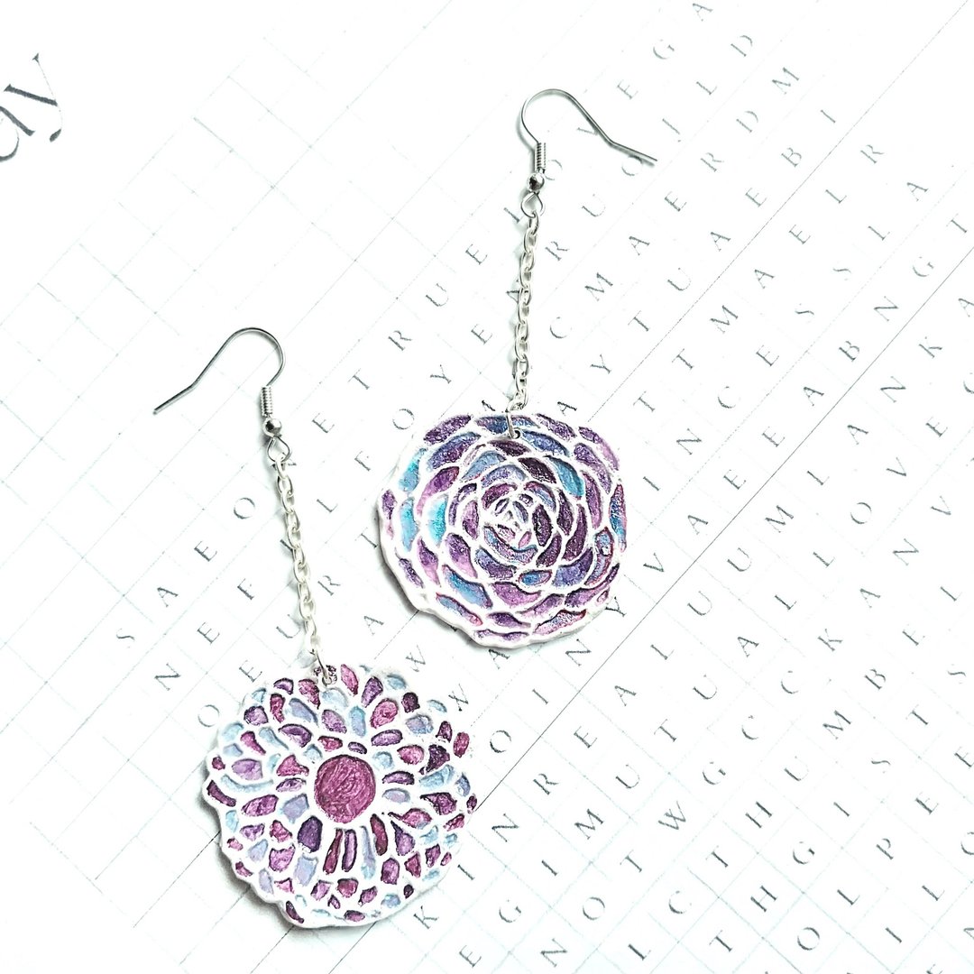 A Longing - Zinnia and Camellia flower polymer clay earrings - 耳环/耳夹 - 粘土 多色