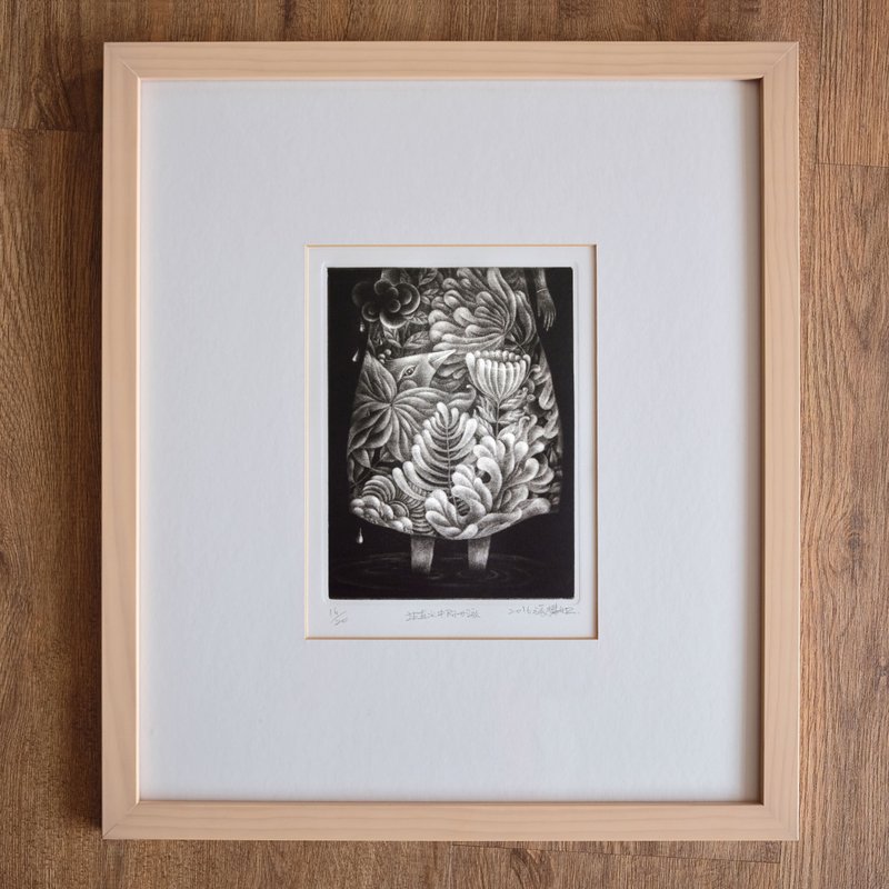 美柔汀版画原作-站在水中的女孩 - 海报/装饰画/版画 - 纸 白色