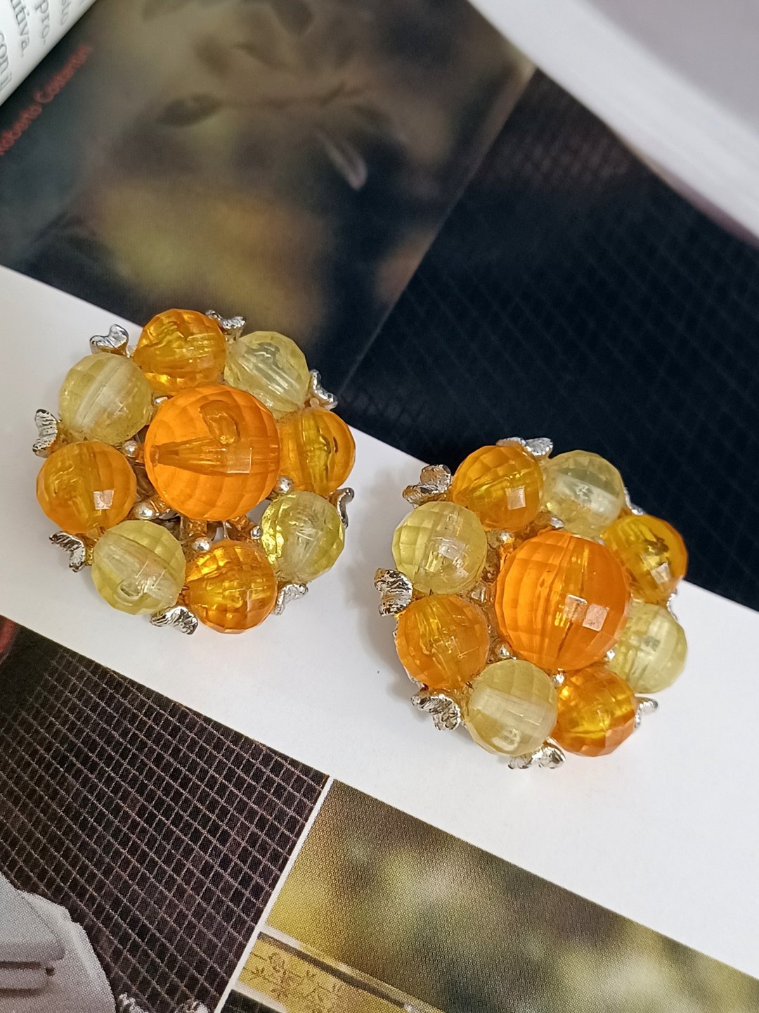 vintage jewelry  典雅橘黄糖果串珠 夹式耳环 - 耳环/耳夹 - 其他金属 