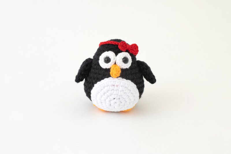 Cute penguin doll, plush toy, Christmas gift, valentine's day gift, 新年 礼物 - 玩偶/公仔 - 棉．麻 黑色