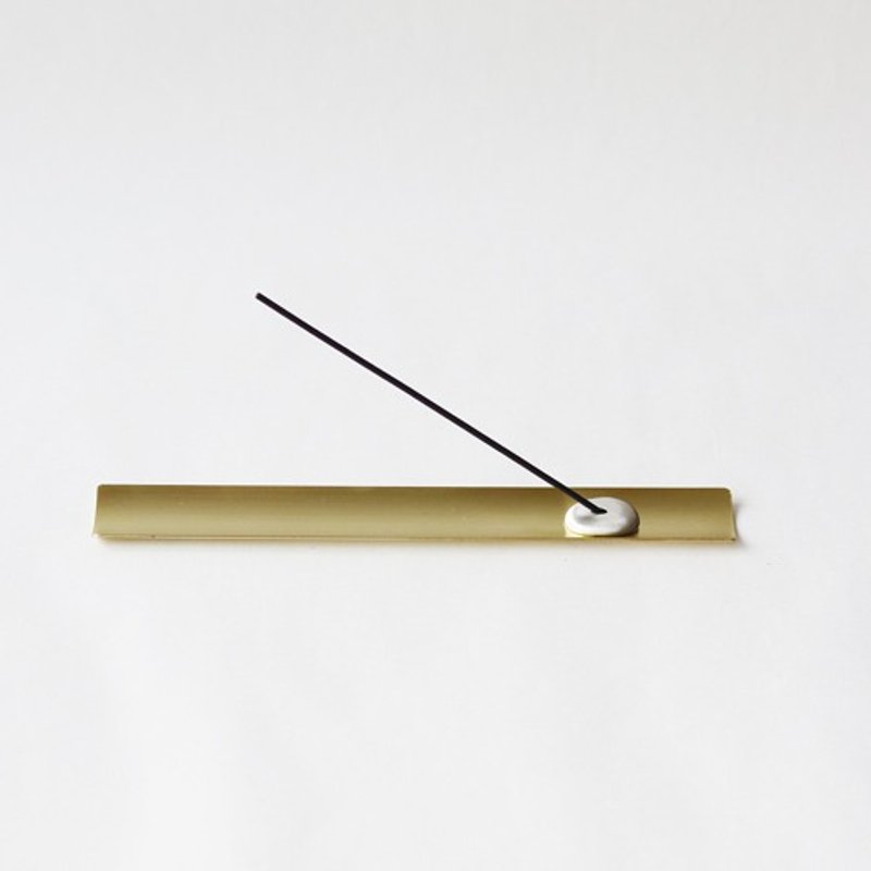 Tin incense holder and brass saucer drops - 香薰/精油/线香 - 其他金属 金色