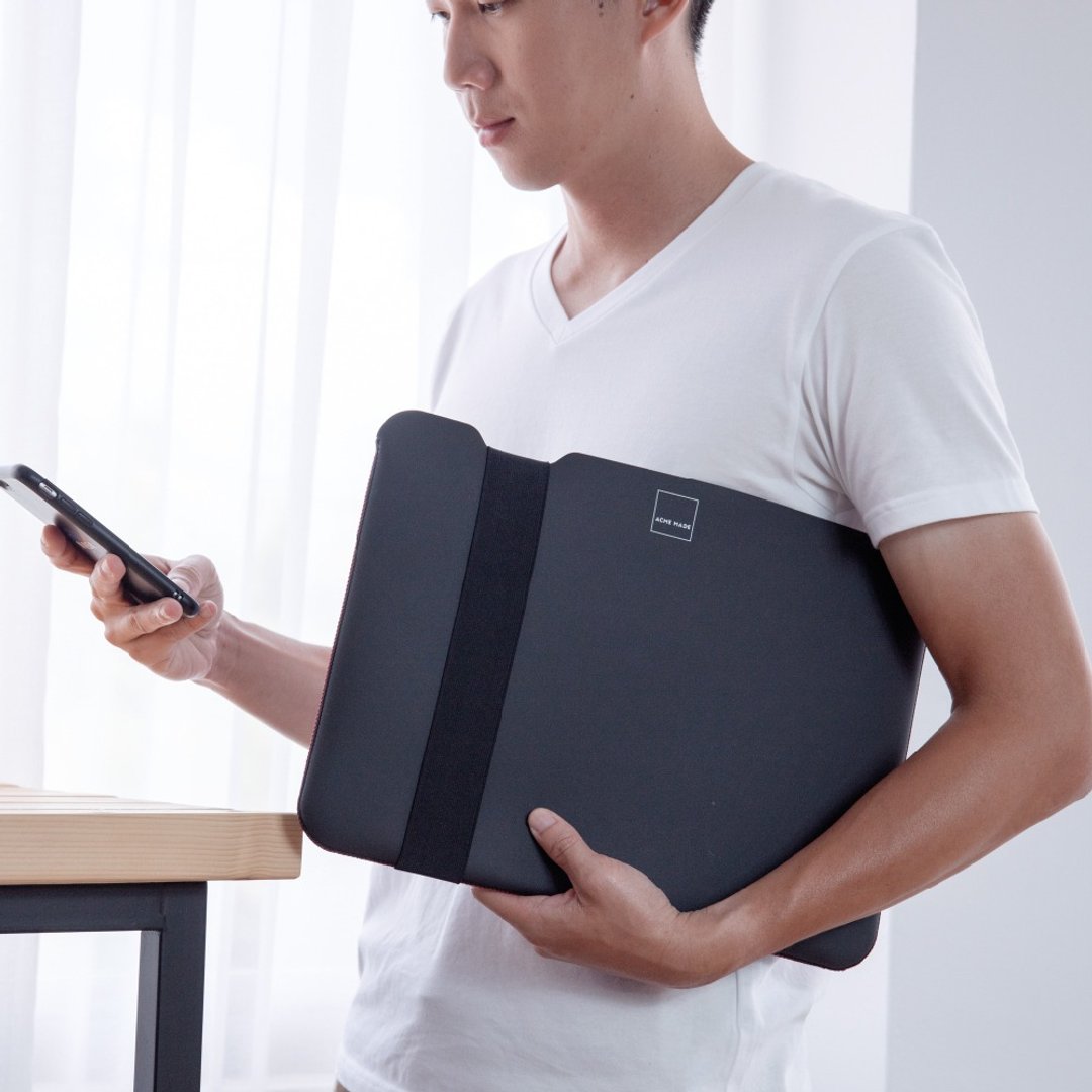 Microsoft Surface Pro 笔电包内袋 黑/黑 - XS - 电脑包 - 其他材质 