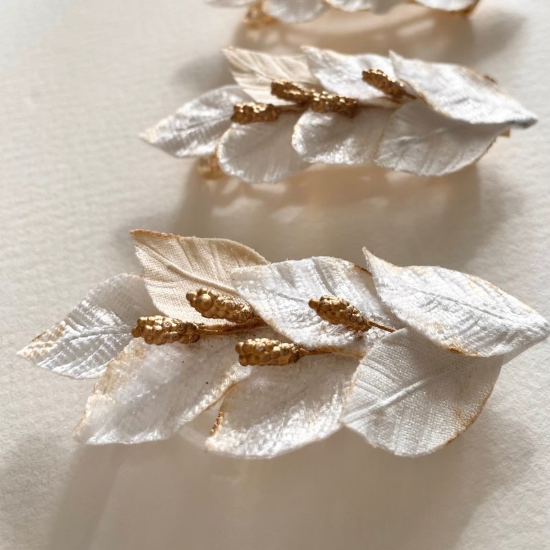 手工布花圣诞红风叶片发夹 - 发饰 - 其他人造纤维 白色