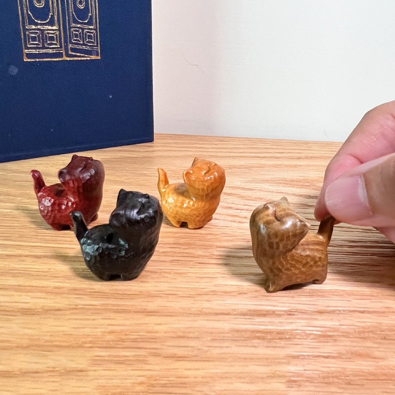 老匠人 疗愈系 檀木制 傲娇猫咪装饰摆件 / 手玩件 - 摆饰 - 木头 咖啡色