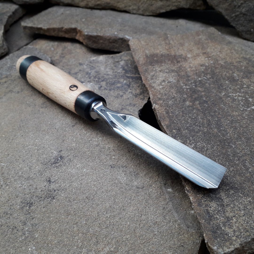 Forged V-chisel. Heavy Duty. Wood carving tool - 零件/散装材料/工具 - 其他金属 