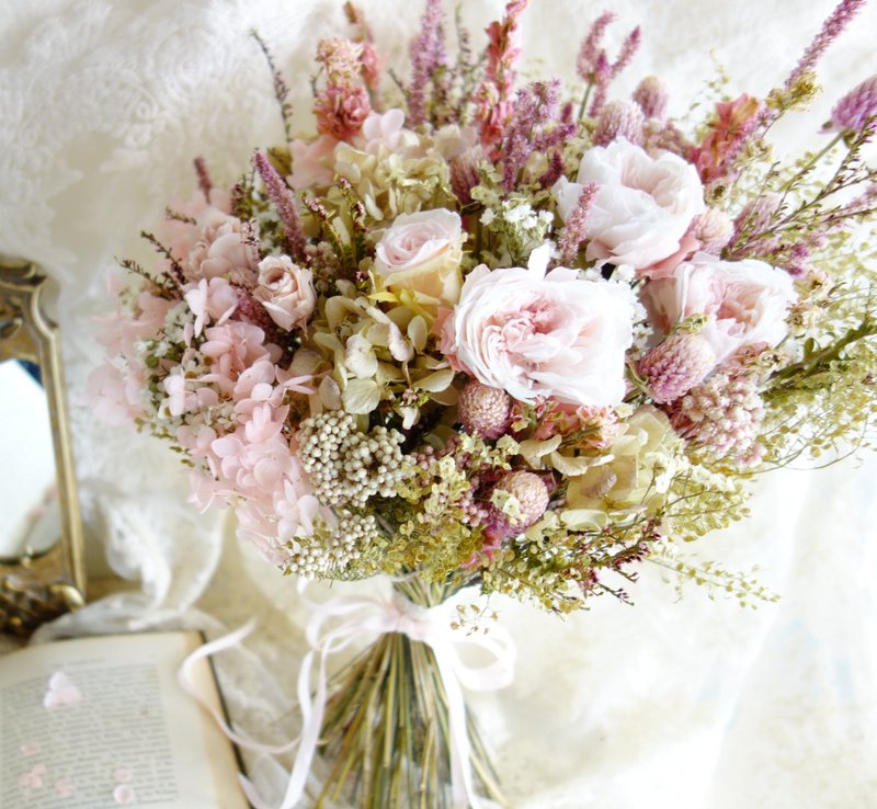 婚礼花饰系列~不凋玫瑰混干燥花捧花(粉) - 干燥花/捧花 - 植物．花 粉红色