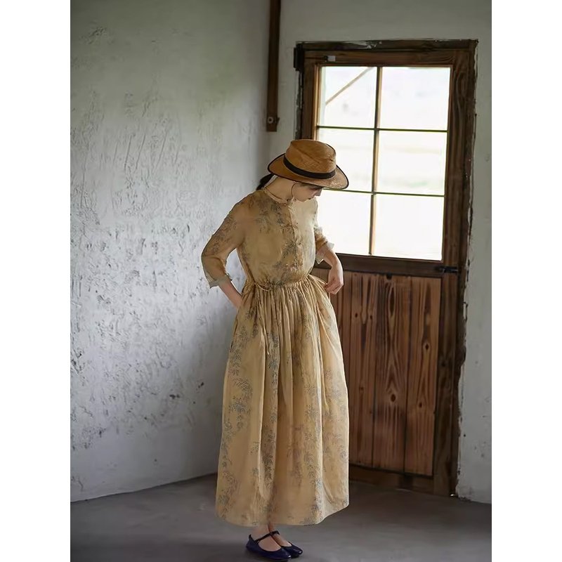 蒹葭黄碎花桑蚕丝棉圆领中式长款连衣裙 - 洋装/连衣裙 - 其他材质 