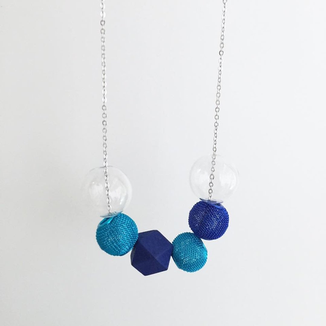 Laperle <<迷幻系列>>  宝蓝色 clubbing 几何 玻璃球 项链 颈链 Blue Royal Color Glass Ball Necklace Geometric - 颈链 - 其他金属 蓝色