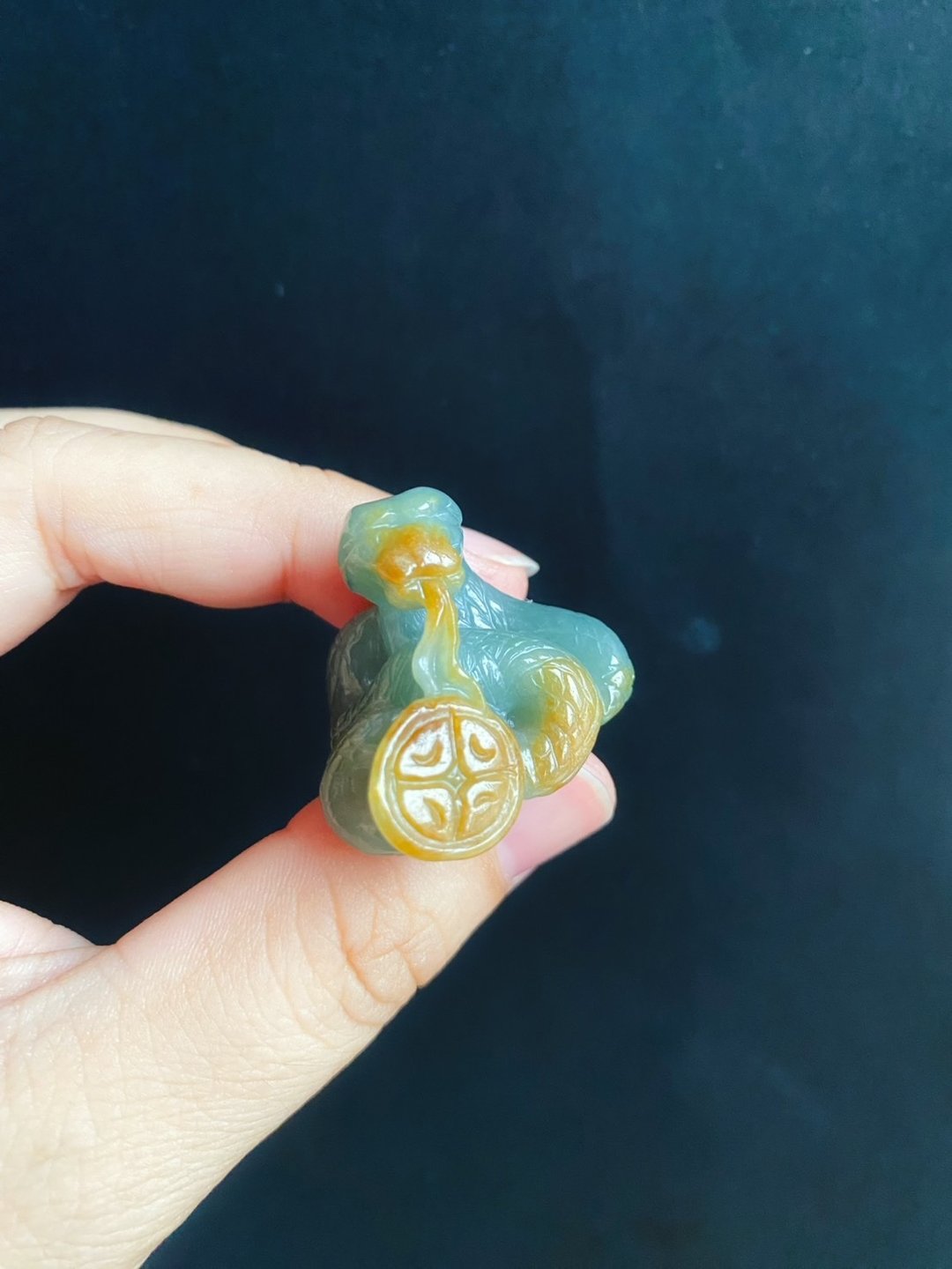 天然危地马拉翡翠 蛇 升官发财 头脑灵活 手工雕 小摆件 项链 - 吊饰 - 玉石 绿色