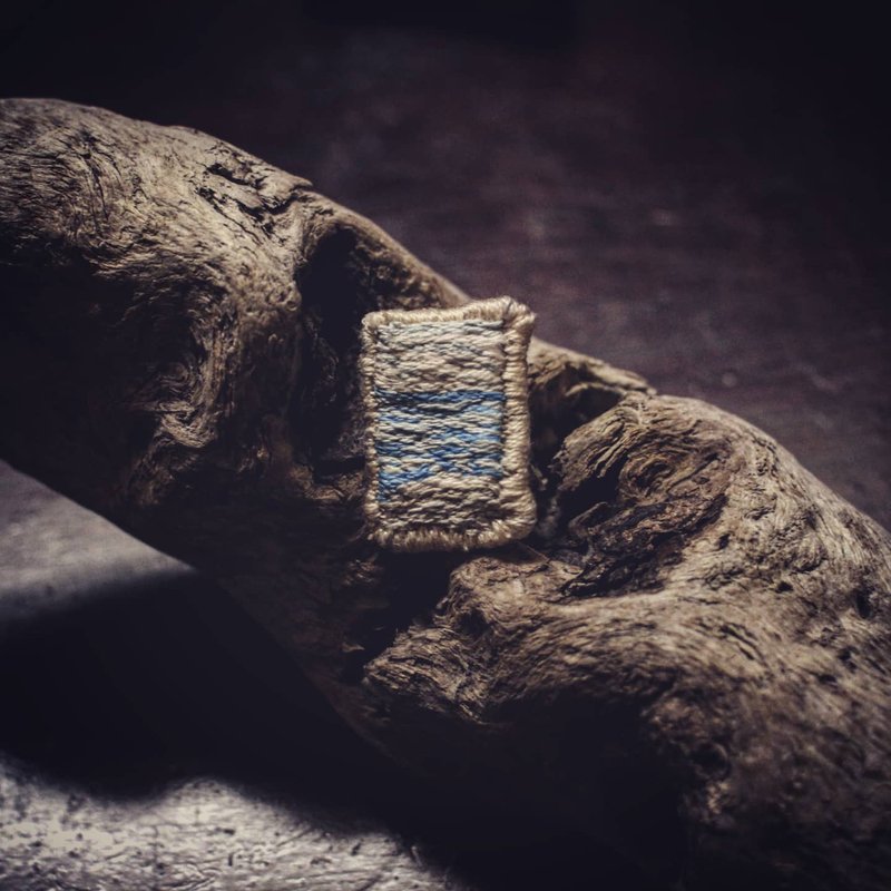 清水断崖手刺绣耳针 - 耳环/耳夹 - 棉．麻 多色