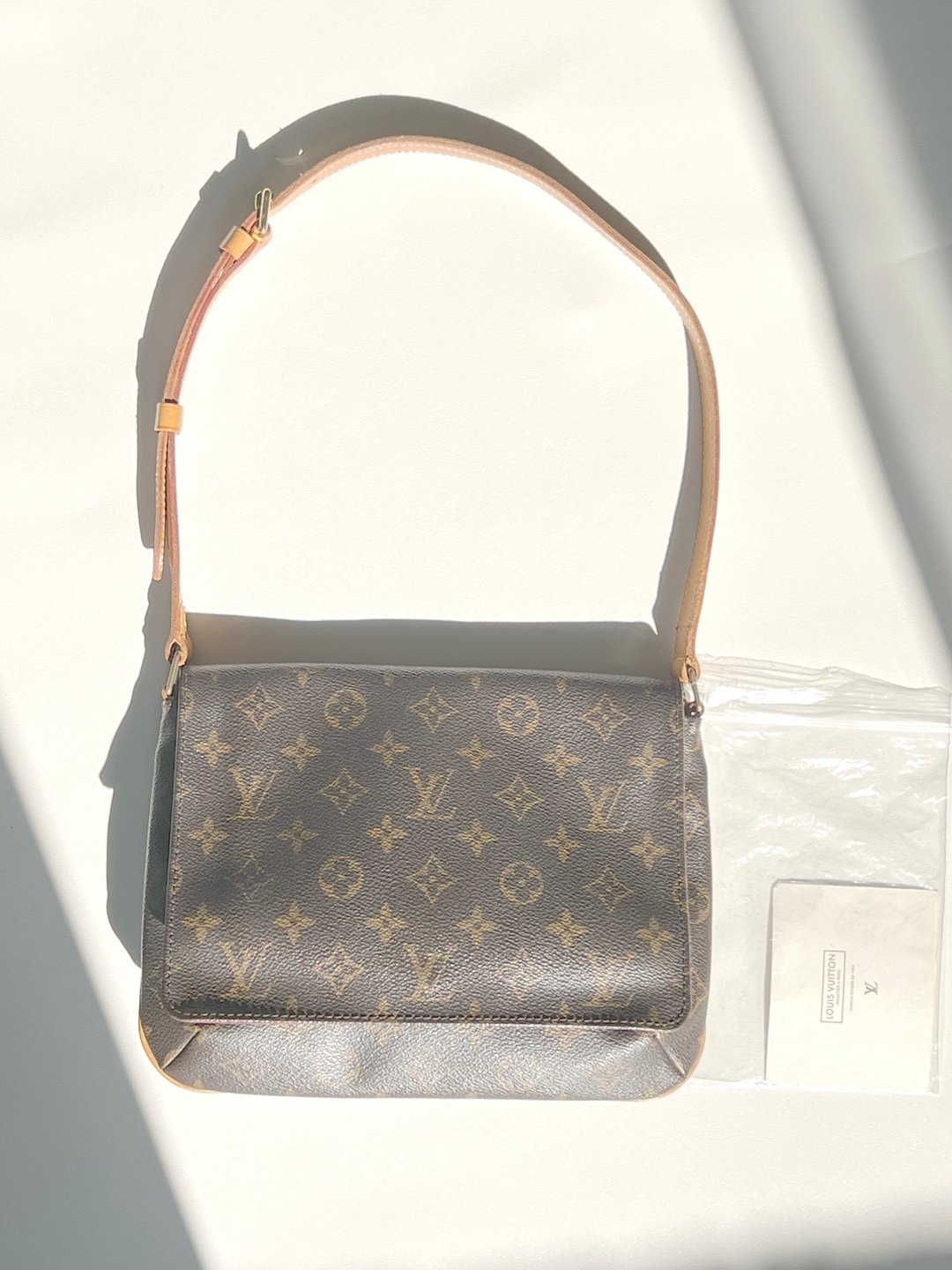 LOUIS VUITTON LV shoulder bag 王菲包 斜挎包 腋下包 日本中古 - 侧背包/斜挎包 - 真皮 咖啡色