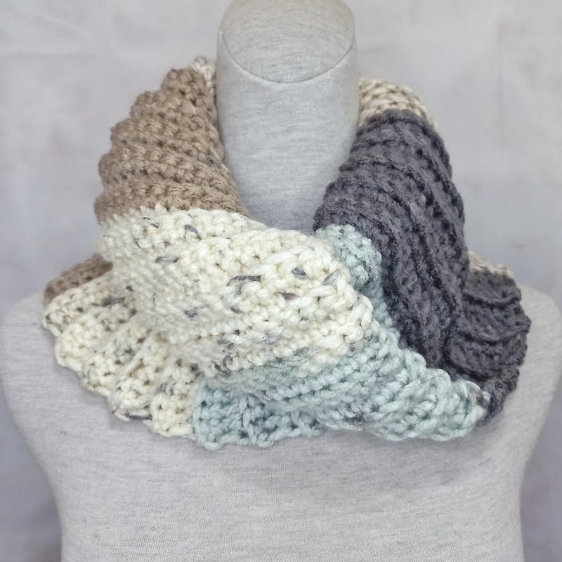 美拉德色系段染单圈交叉保暖毛线脖围 围脖 小围巾 - 围巾/披肩 - 棉．麻 卡其色