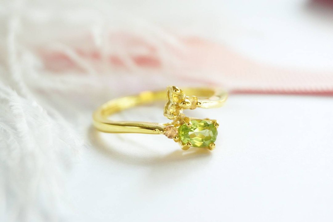 Natural Peridot with Citrine Silver Ring - 戒指 - 纯银 绿色