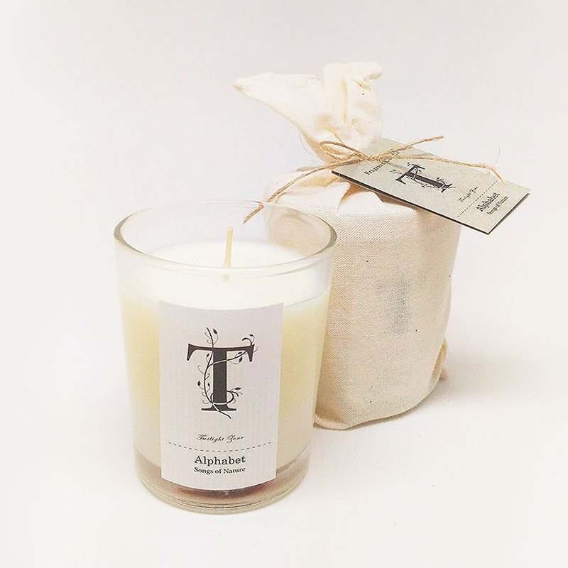 日本100%大豆字母小蜡烛 - 字母T暮光之城 - 身体护肤/按摩油 - 玻璃 白色