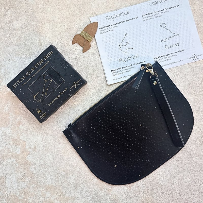 【新年福袋】 DIY星座刺绣拉链手拿包 + 收纳小包 / 英国设计 - 手拿包 - 人造皮革 黑色