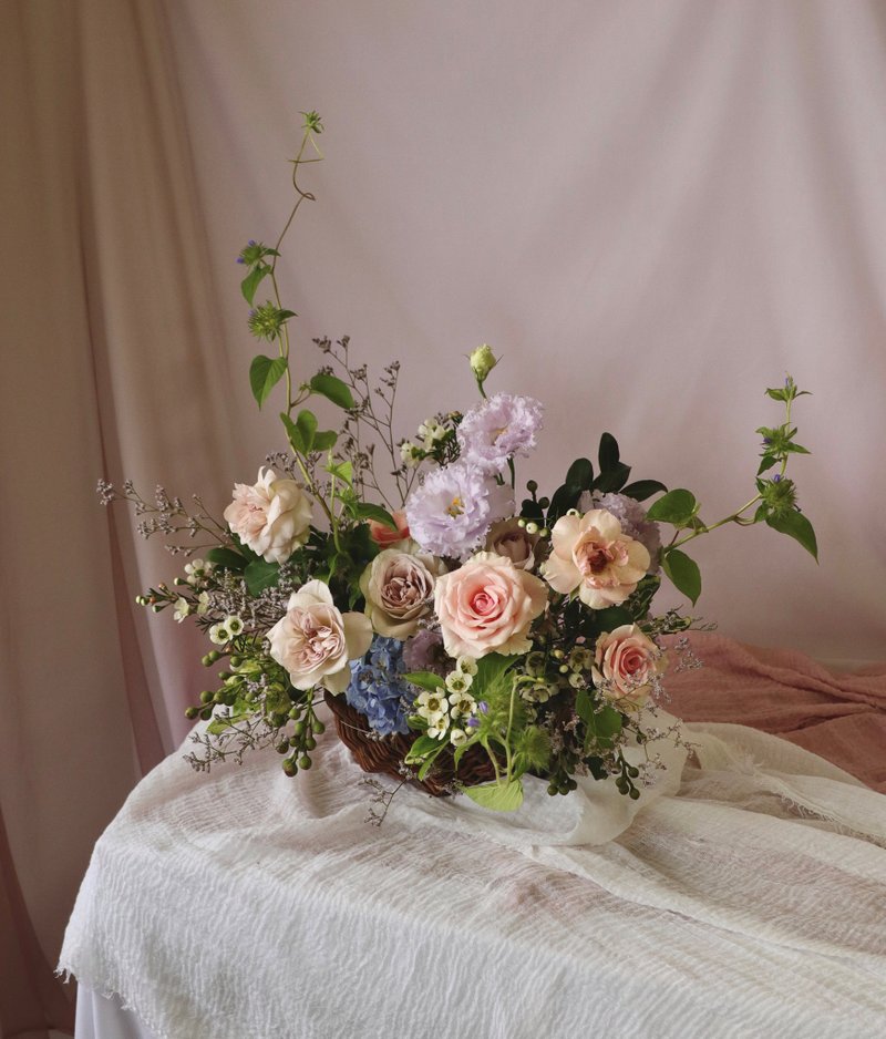 鲜花提篮 提篮花礼 花篮 开幕花蓝 花礼 婚纱拍摄 野餐 定制花礼 - 干燥花/捧花 - 植物．花 