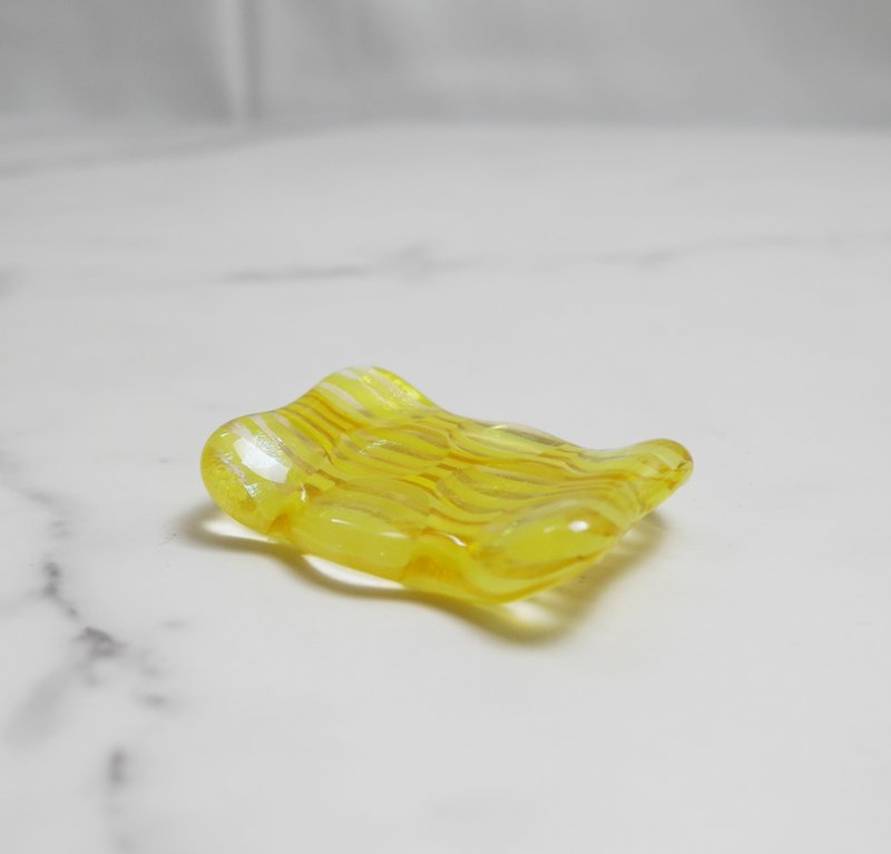 O6-6 餐桌上的生活工艺 – 琉璃餐具架(柠檬黄) 一组2个 - 盘子/餐盘/盘架 - 玻璃 黄色