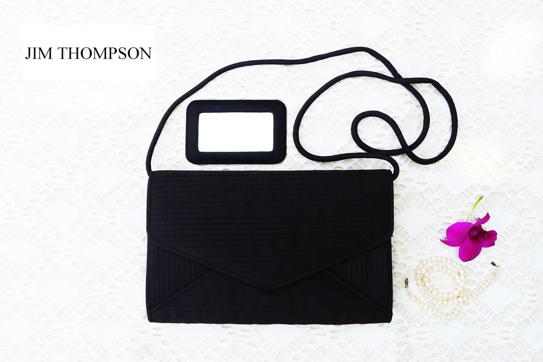 80s JIM THOMPSON Vintage Pleated SILK Crossbody bag / shoulder bag with mirror - 侧背包/斜挎包 - 丝．绢 黑色