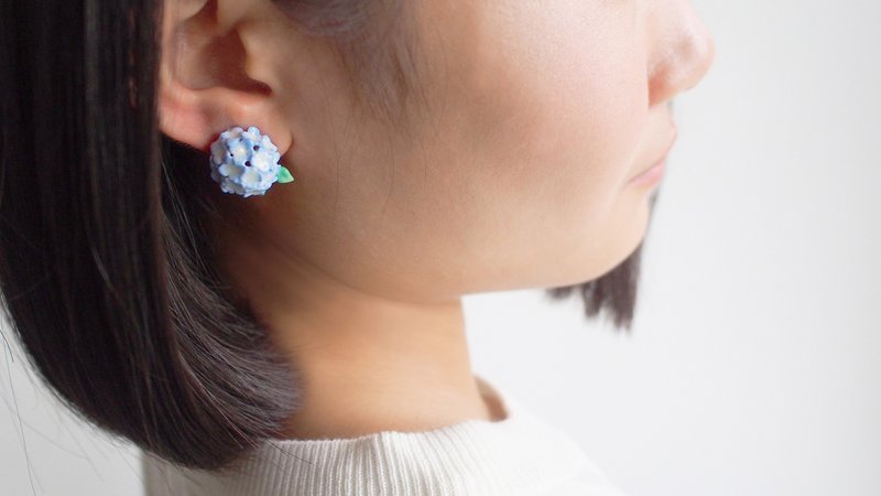Purple Hydrangea Earrings, Stud Earrings, Flower Earrings. - 耳环/耳夹 - 其他金属 蓝色