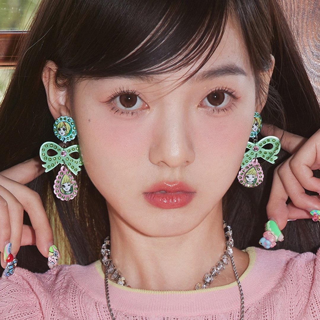 昭和美少女 蝴蝶结壓克力水钻耳钉 耳夹 耳环 - 耳环/耳夹 - 其他材质 多色