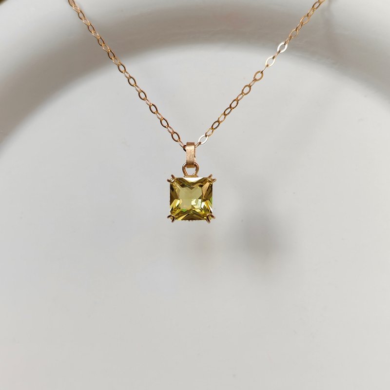 亞歷山大變色石項鍊 變色石正方形吊墜 手工爪鑲雙色寶石14KGF - 项链 - 半宝石 黄色