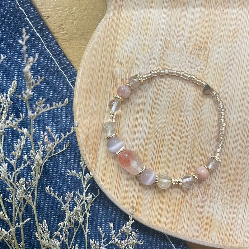 红兔毛貔貅可爱弹性手链 - 手链/手环 - 水晶 卡其色