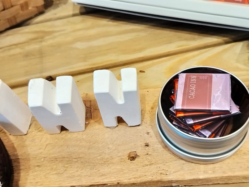 KAKAWA综合款铝盒_100%85%75%纯巧克薄片_NT420尝鲜幸福价优惠中 - 巧克力 - 其他材质 咖啡色