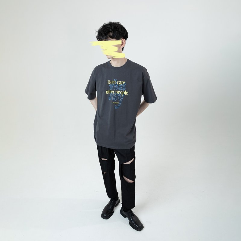 Blah blah blah..字样印花T恤 / 白 深灰 / - 男装上衣/T 恤 - 棉．麻 灰色