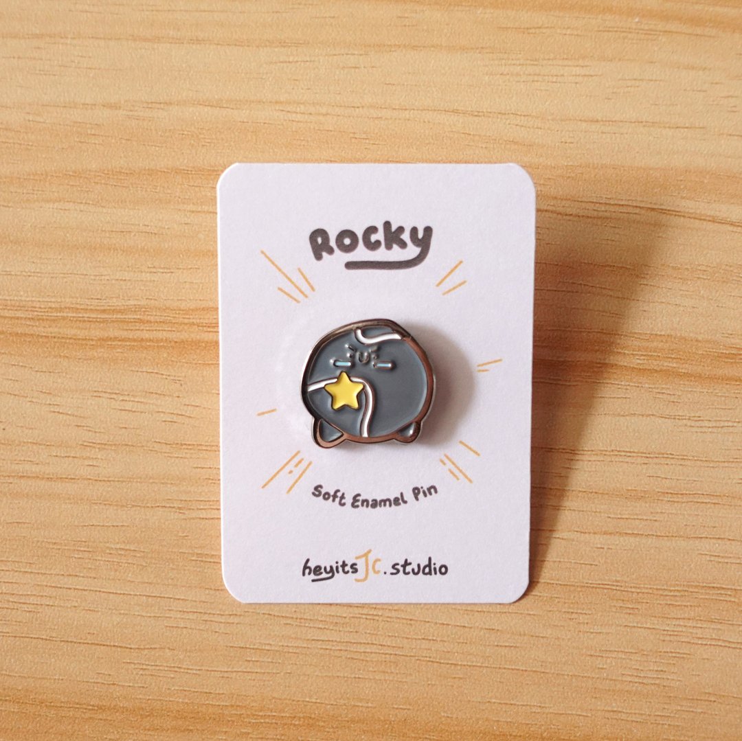石头小皮 Rocky - 高质感金属徽章 / 别针 Enamel Pins - 徽章/别针 - 其他金属 银色