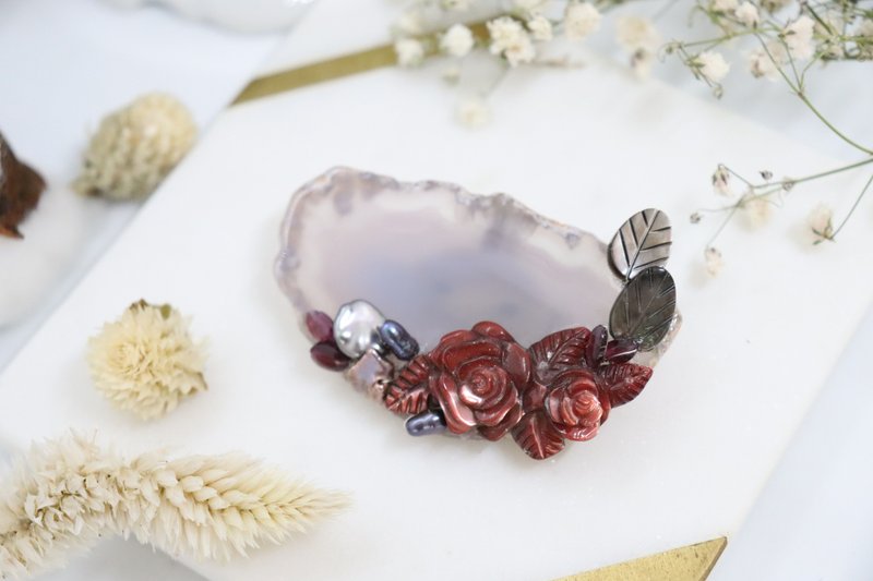 White Pale Pink Agate Stone Handmade Unique Brooch - 胸针 - 宝石 