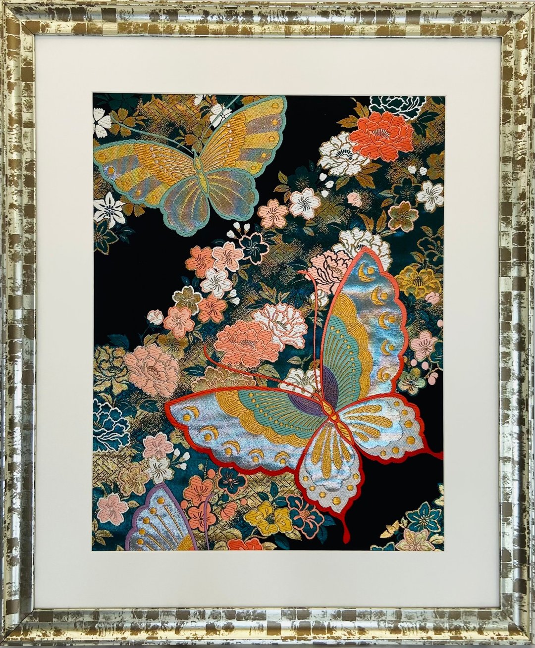 花与蝴蝶 — 黑底金线刺绣 手工职人和服框画 - 墙贴/壁贴 - 其他材质 黑色